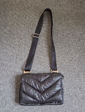 Caraa X Athleta Quilted Crossbody Shoulder Bag - Sleek Everyday Carry